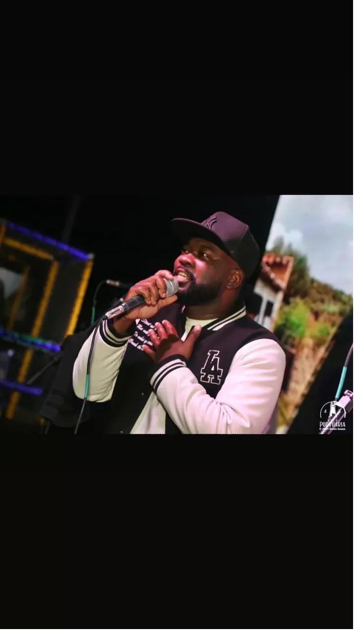 Jackson Smith em performance ao vivo